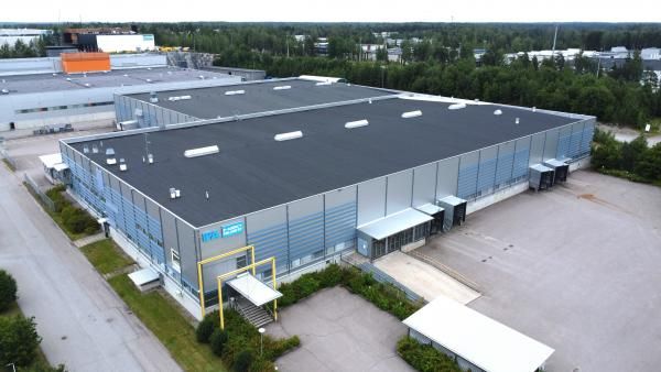VAPAUTUMASSA , varasto- ja logistiikkatila 10494,5m2. Kattava kokonaisuus, vapaa korkeus 7.2m, 7 lastaustaskua, 2 lastauslaituria mm.