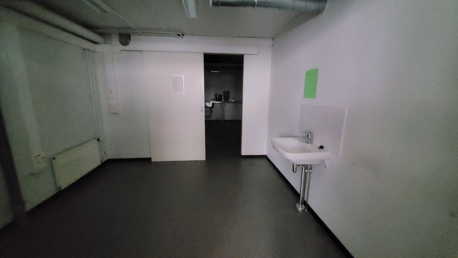 Huonetila vesipisteineen