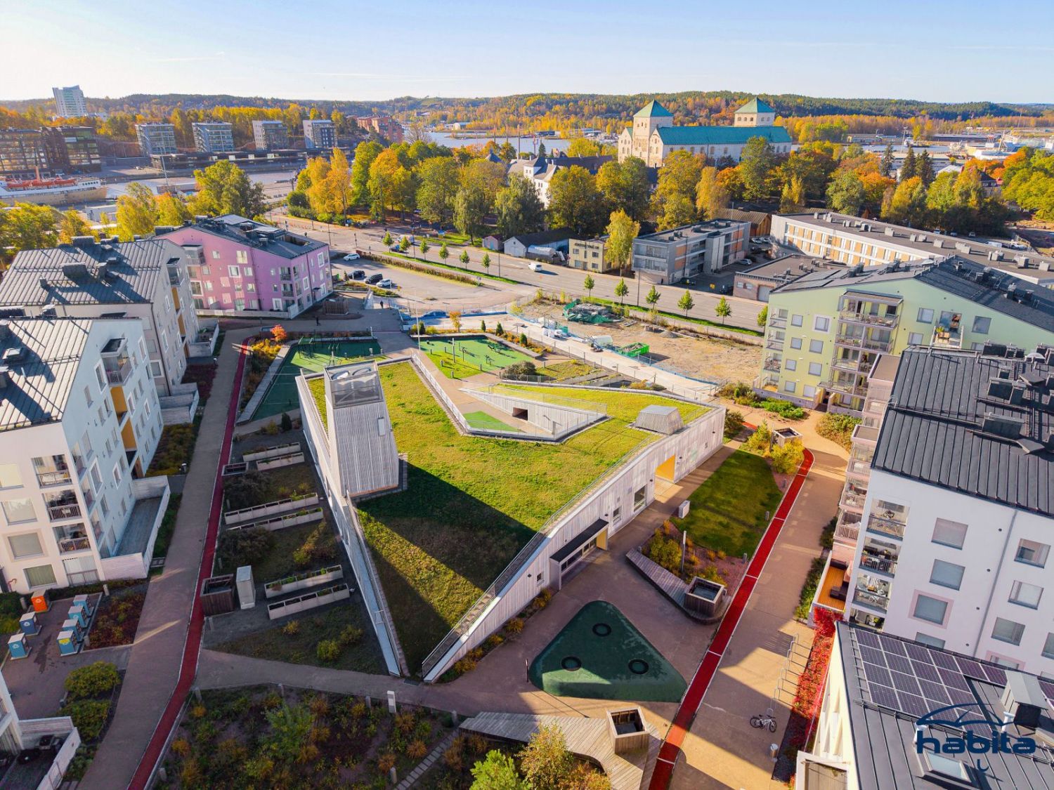 Moderni toimitila Turun sataman läheisyydessä