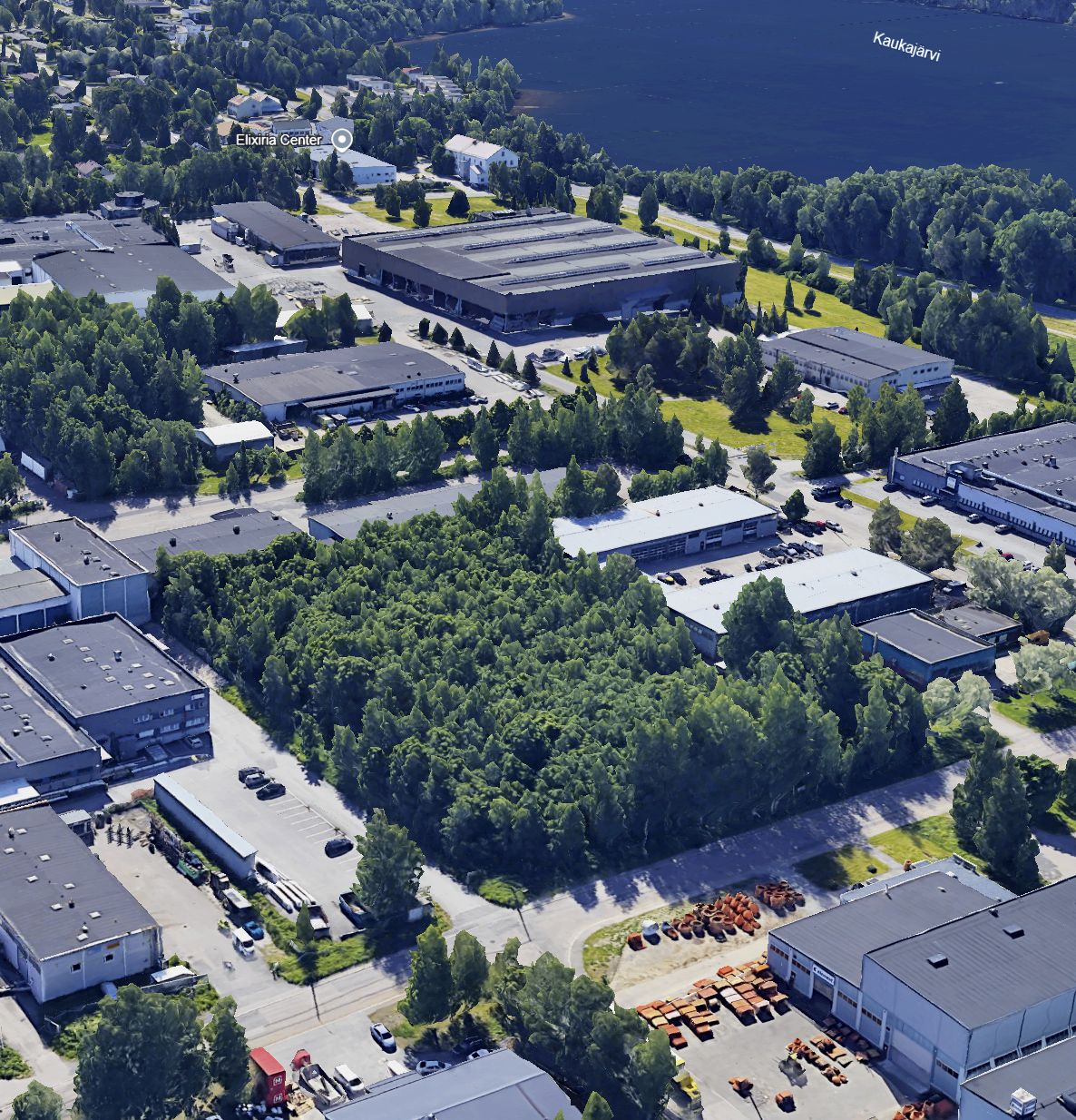 Myydään rakentamaton 9200 m2 tontti osoitteessa Hyllilänkatu 6, Tampere. Tontti sijaitsee Kaukajärven soutu- ja melontastadionin läheisyydessä. Rakennusoikeutta 4600 kem2.