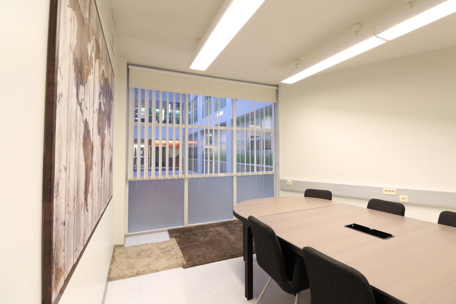 yhteiskäyttö neukkari