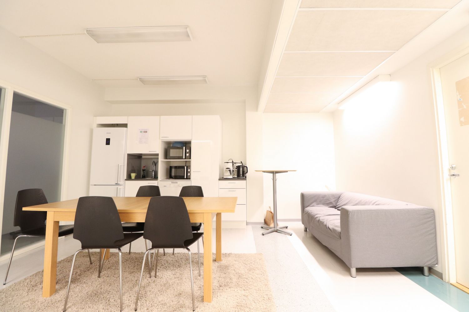 yhteiskäyttötila kahvi-/taukotila