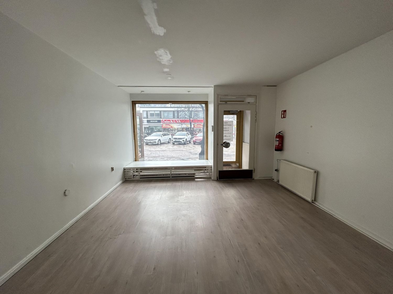 Hallituskadulta vuokrattavaksi 26m2 siisti liiketila.Valoisa liiketila, jossa iso ikkuna hallituskadulle. Pysäköinti tilaa hyvin liiketilan edustalla.  Lisätietoa ja näytöt sami.valkonen@op.fi