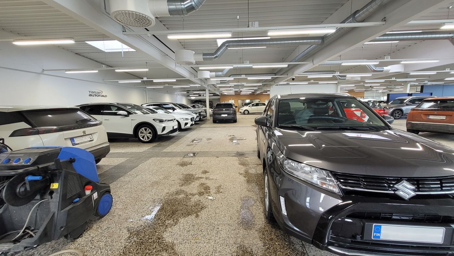 250 - 600 m2 myymälätila pohjakuva