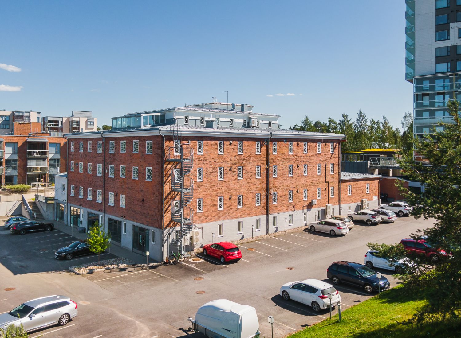 Julkisivu takaosa rakennuksest