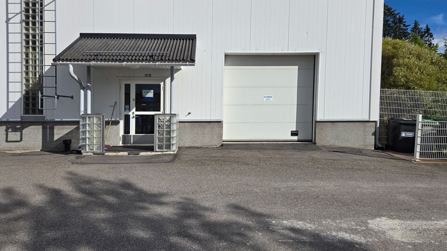 Vuokrataan hyvä halli- /työtila sekä toimisto Vantaan Koivuhaassa!