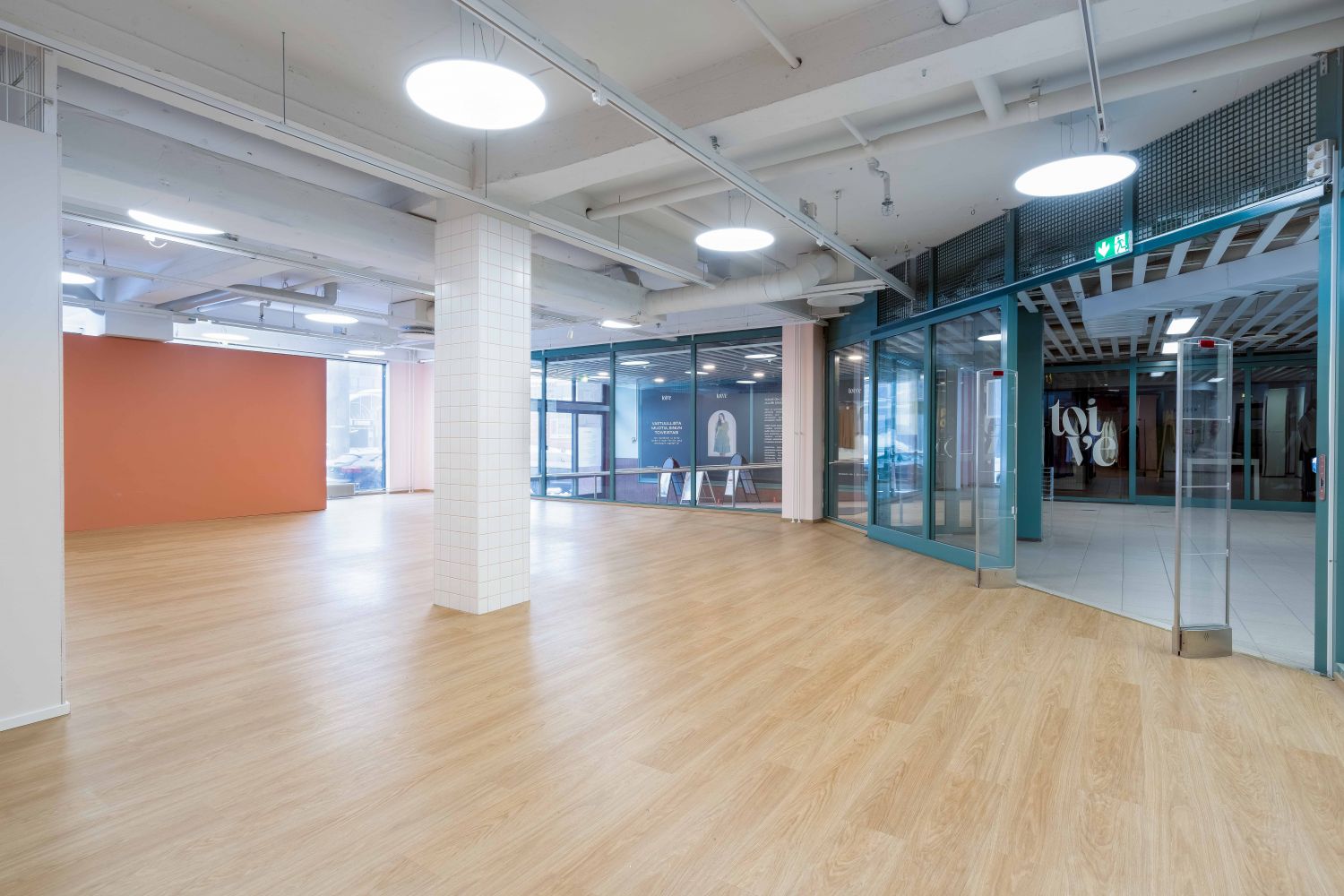 Hyvä näkyvyys Yliopistonkadulle