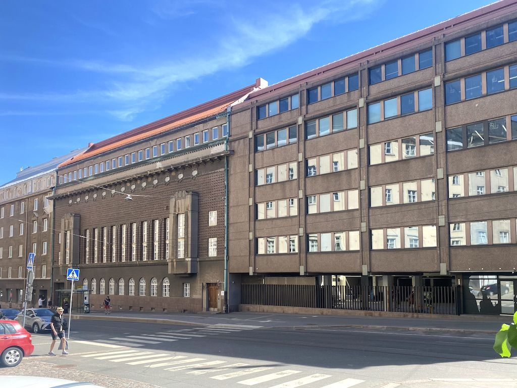 Vuokrataan viihtyisä 5. kerroksen toimistotila Kalliosta. Avarassa ja valoissa tilassa on avotilaa ja työhuoneita. Tila ...