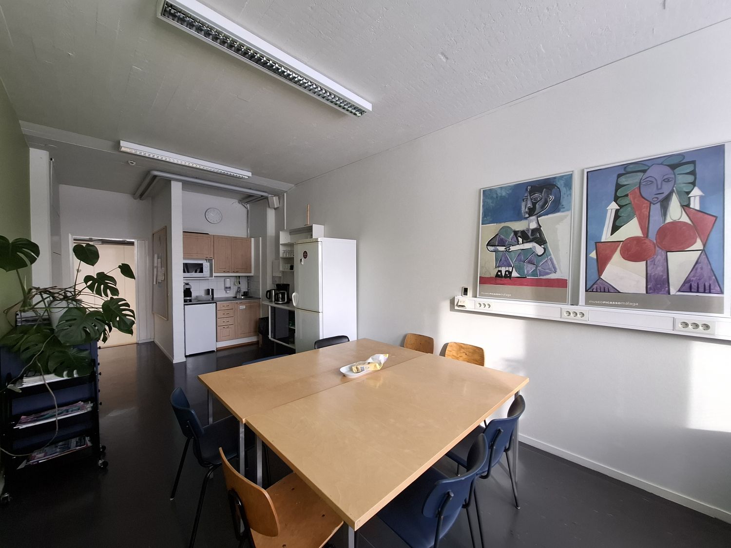 2. kerroksen yhteiskäyttöinen kahvihuone