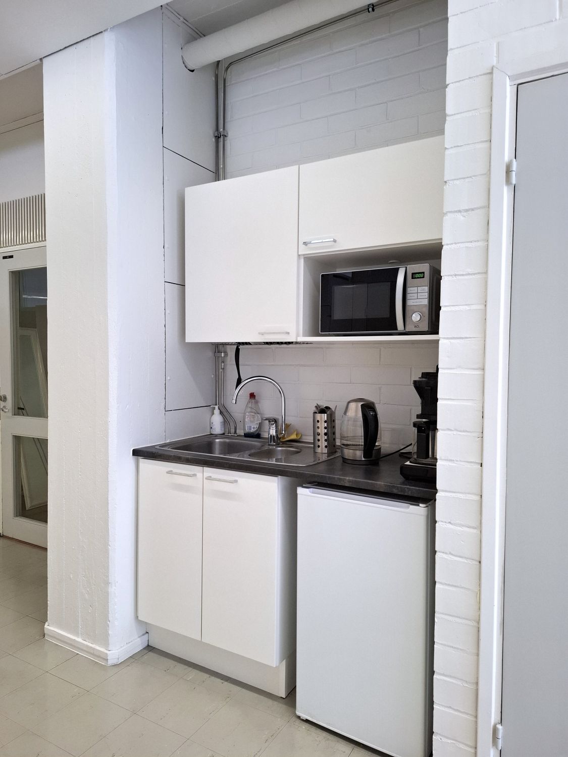 1. kerroksen yhteiskäyttöinen minikeittiö