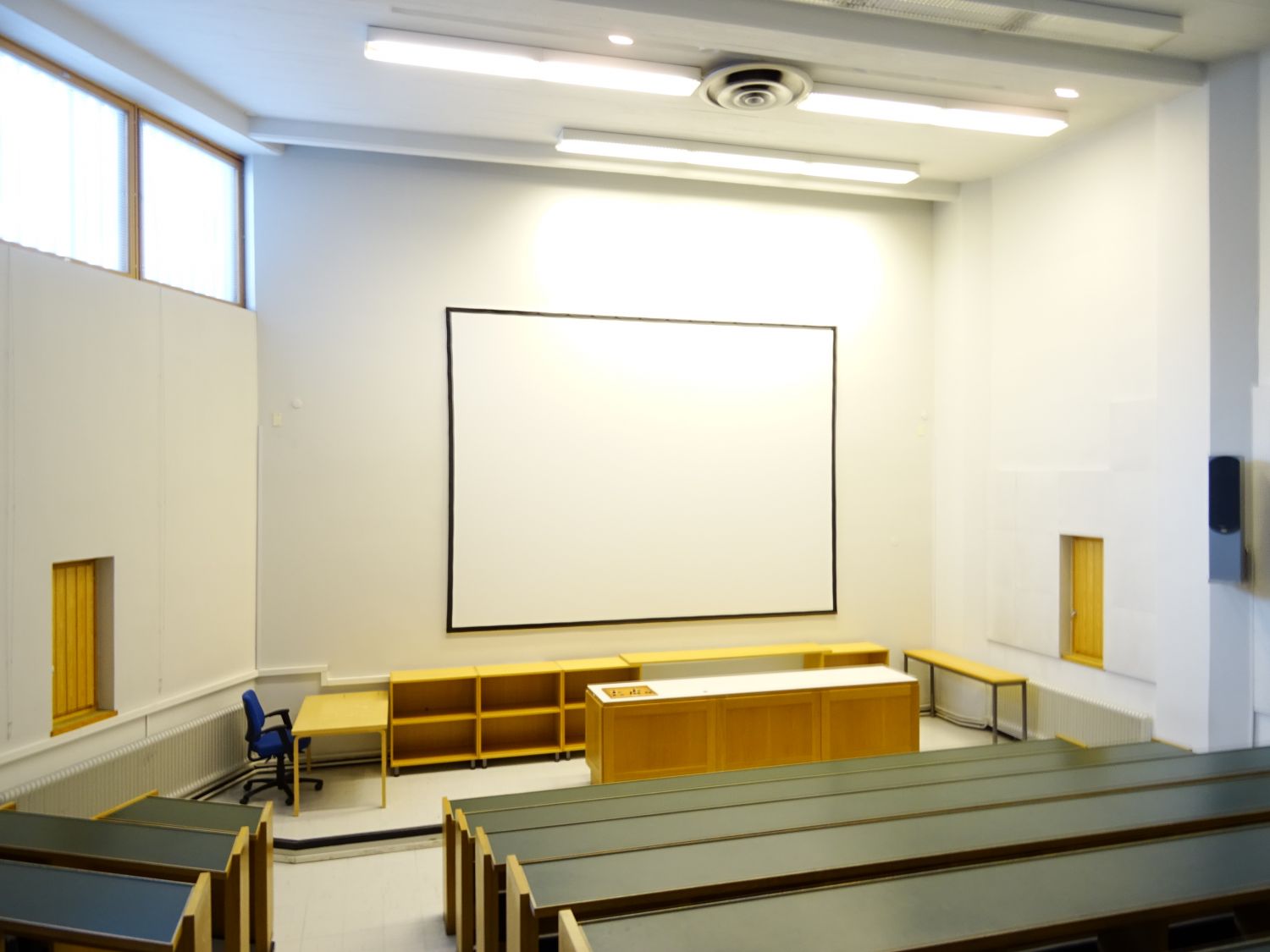 yhteiskäyttöinen auditorio