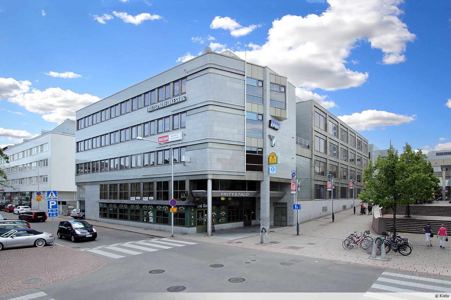 Vuokrataan 20–51 m² toimistohuoneita hyvällä sijainnilla keskustan kupeessa, käsityöläiskadulla. Pientoimistotiloissa yhteiskäyttöiset wc-tilat, sekä taukokeittiö. Kohde sijaitsee hyvien kulkuyhteyksien päässä, Kouvolan matkakeskus ja juna-asema sijaitsee 350 m päässä. Ota yhteyttä ja kysy lisää!...