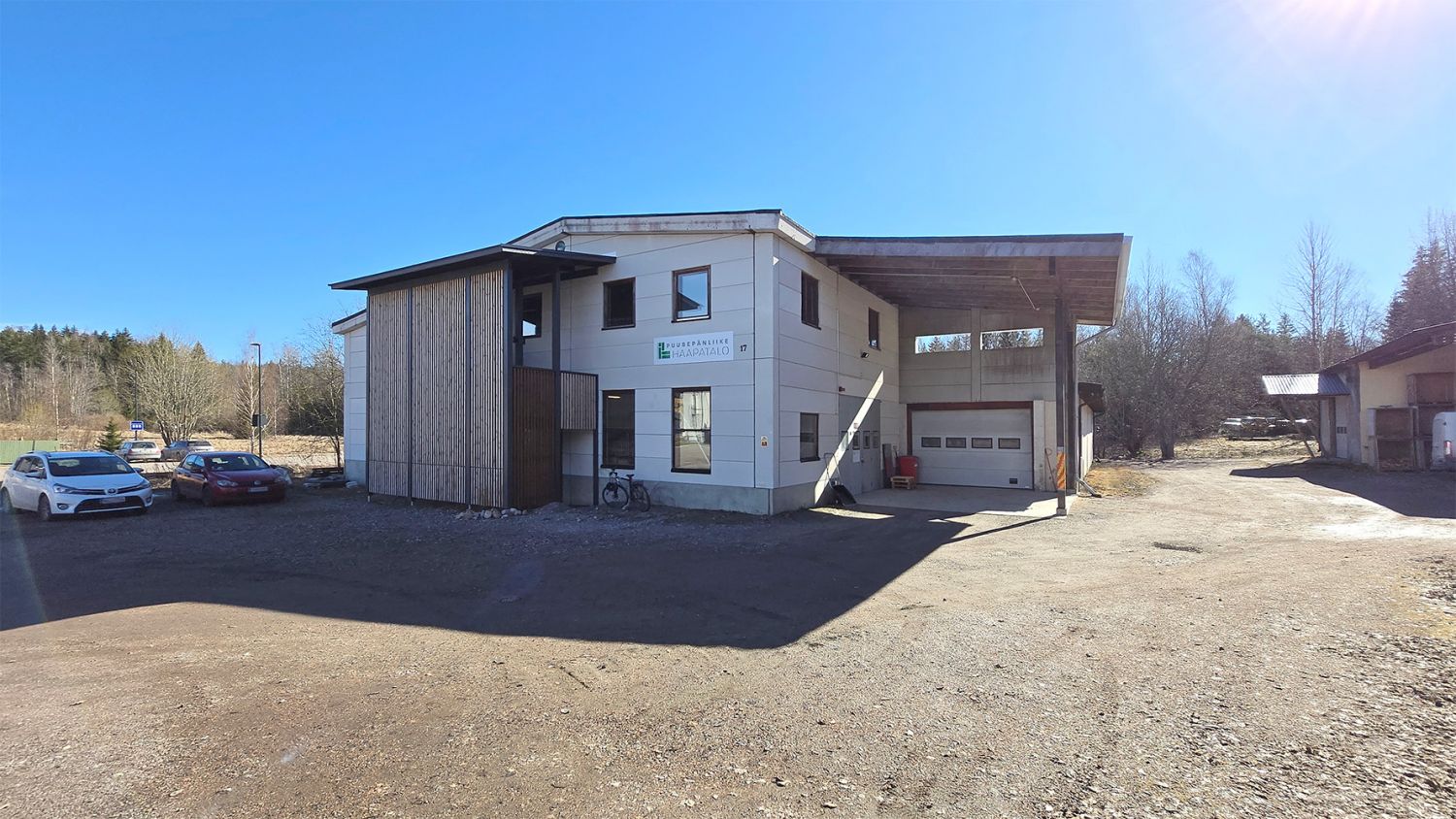Vuokrataan edullista varastotilaa toimistolla Tarkkisista! Kuukausivuokra: 3,90 €/m²/kk + alv
