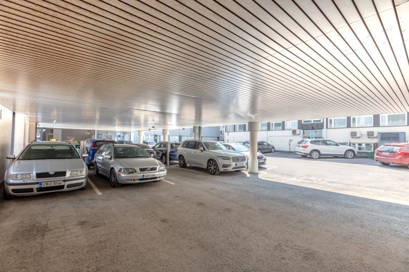 Sisäpiha autopaikat