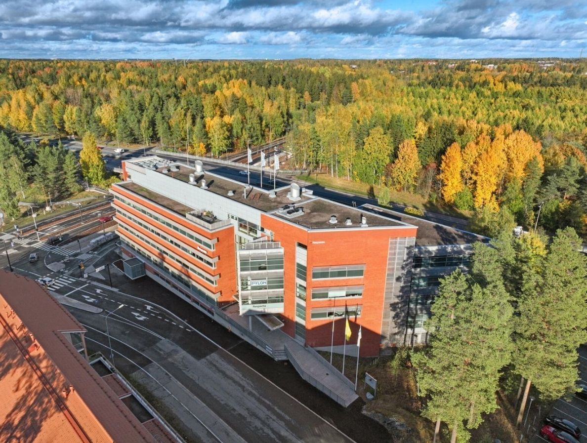 Nyt vuokrattavissa moderni ja valoisa toimitila, joka muuntuu helposti tarpeidesi mukaan. Tilassa on avotyöskentelyalue,...