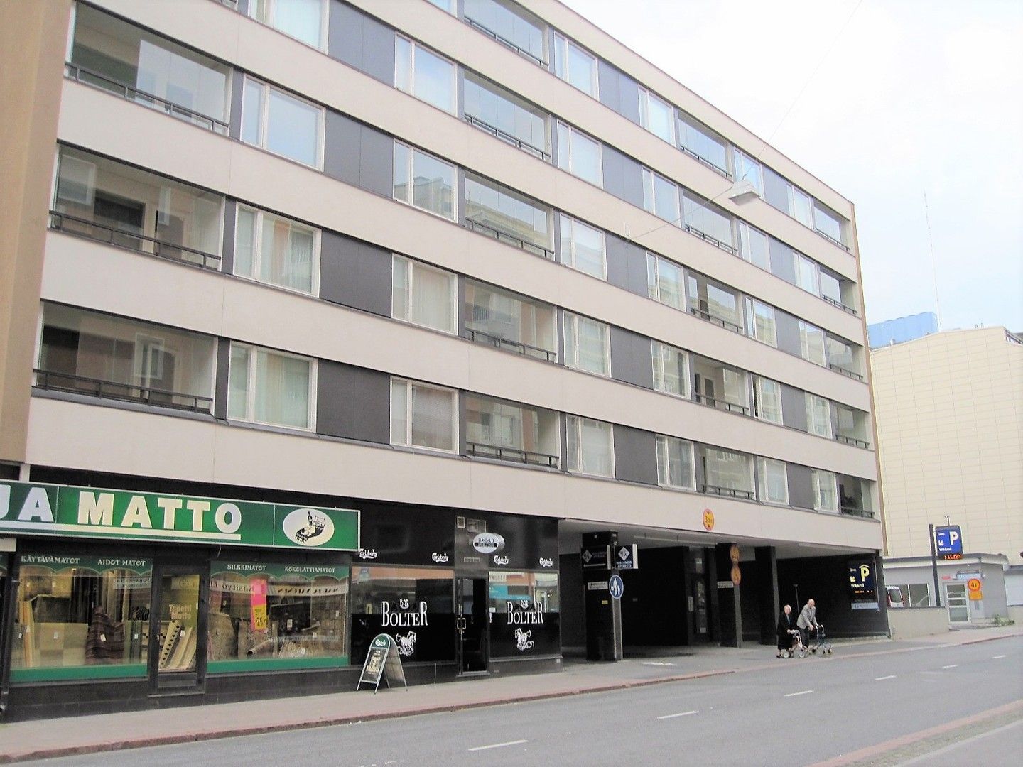 VUOKRATTAVANA TOIMISTOTILAA TURUN KESKUSTASSA.2.KRS.Toimisto on peruskuntoinen, mutta se voidaan remontoida asiakkaan toiveiden mukaanHeti vapaa tilaTiedustelut ja esittelyt  Jouko Reijonen 0400 570098 jouko.reijonen@tsvv.fi                                         Hilla Haaparanta 044 5212 ...