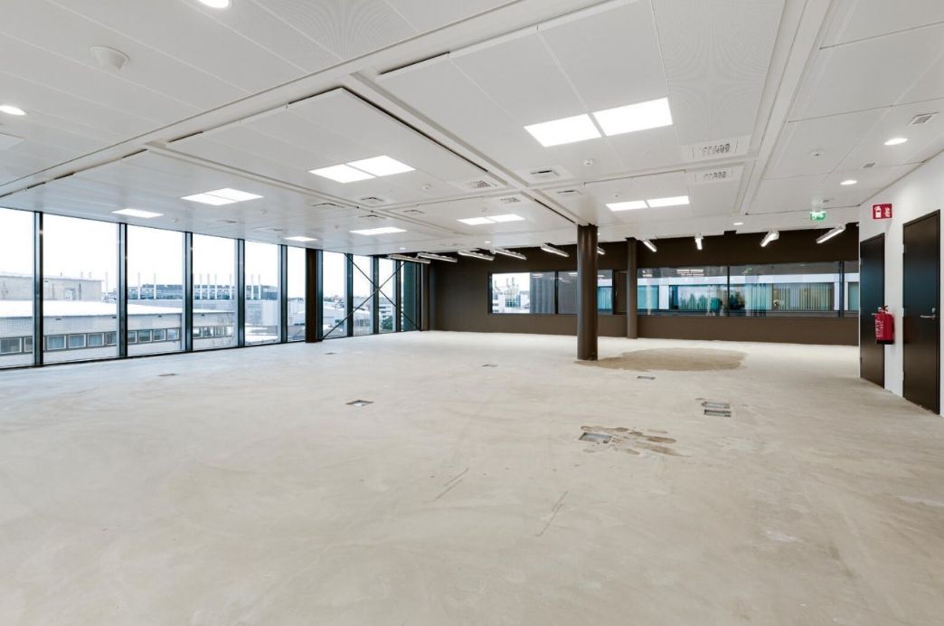 Tässä 349 m² tilassa yhdistyvät muunneltavuus ja toiminnallisuus. Tilaa on juuri sopivasti tiimeille, projekteille ja ne...
