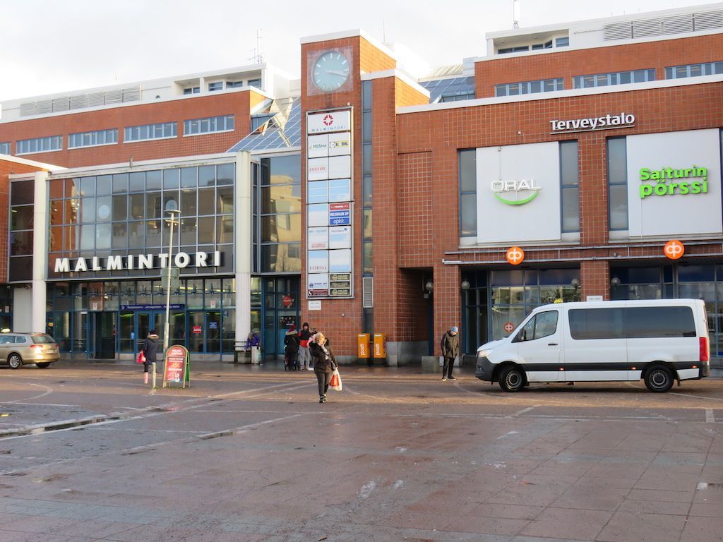 Vuokrataan toimistotilaa Malmintorin kauppakeskuksesta. Tila sijaitsee keskuksen 3. kerroksessa ja sinne on hissiyhteys kauppakeskuksesta ja parkkihallista. Tila koostuu pääosin huoneista sekä sosiaalitiloista ja on jaettavissa myös pienempiin kokonaisuuksiin.Malmintorille on hyvät kulkuyhteydet nii...