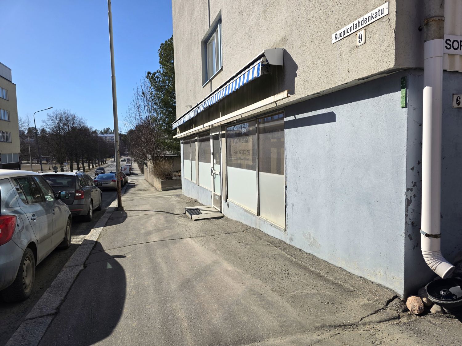 Sisäänkäynti on Kuopionlahdenkadun puolelta