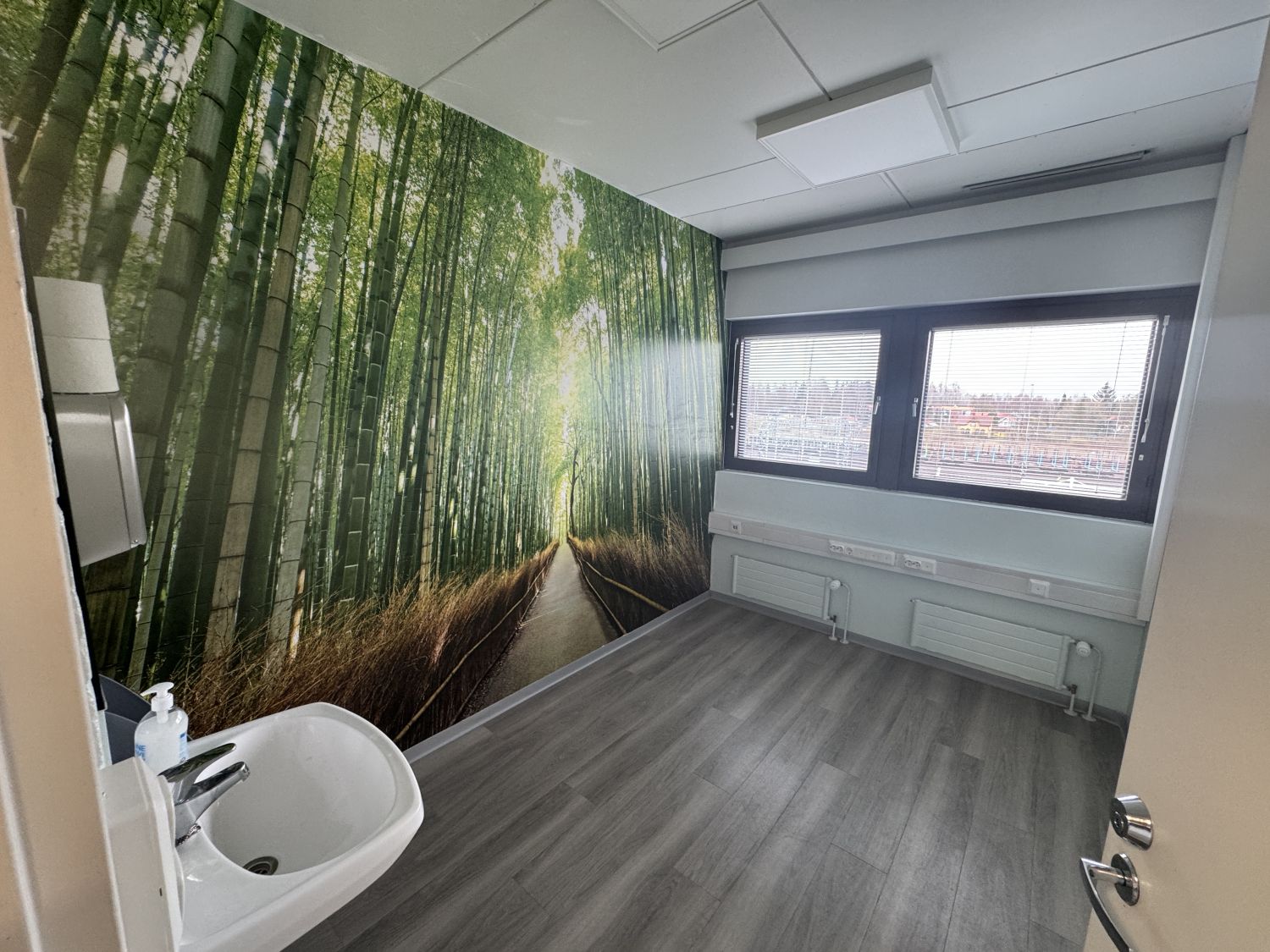 Työ-/toimistohuone ja vesipiste