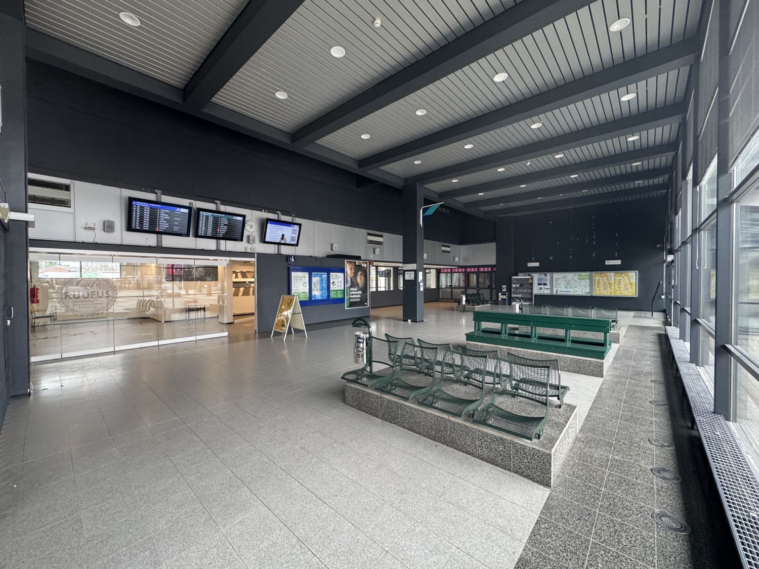 Entinen asema-aula n. 230m² joka voidaan ottaa vaikka liike- tai ravintolatilan käyttöön?