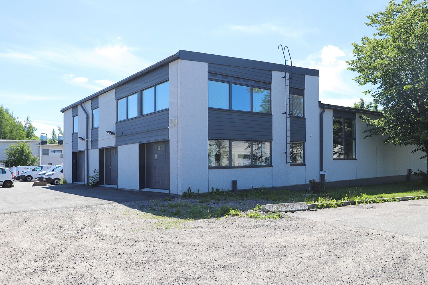 Toimistotila Tapanilassa moneen käyttöön! Kuukausivuokrahinta 249 €/kk, alv-vapaa tila