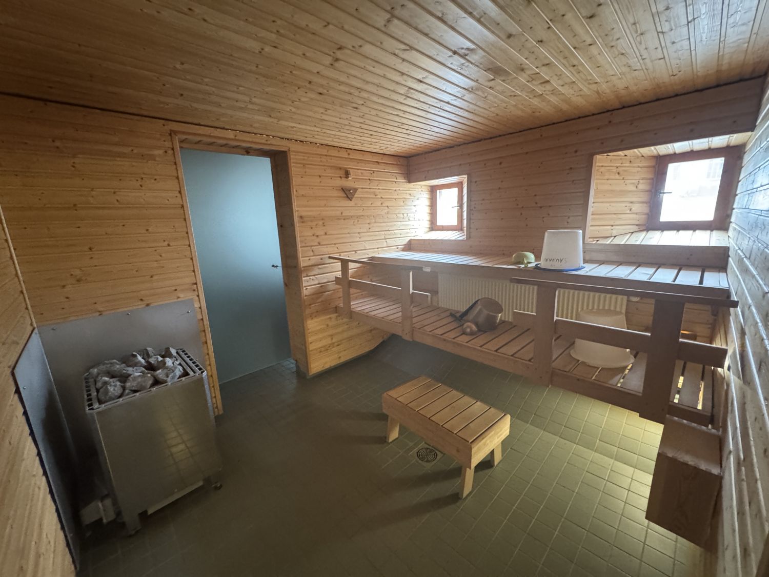 B rakennus (0.krs) saunatilat