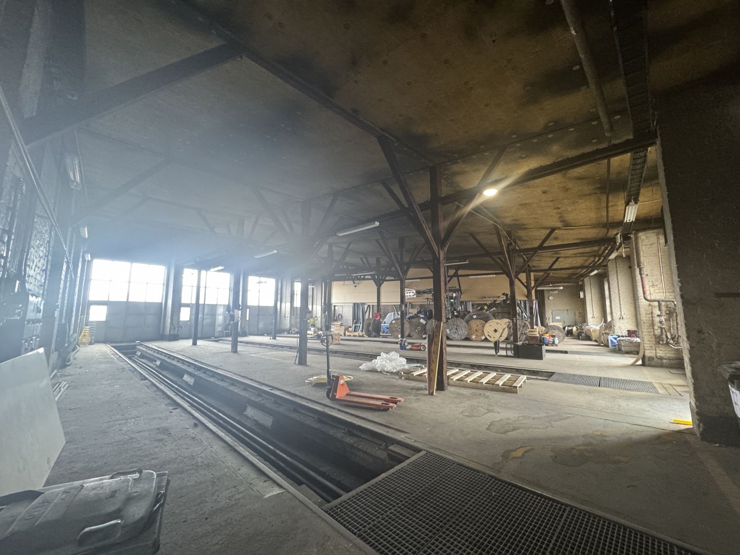 Veturitallia joissa huoltomonttu