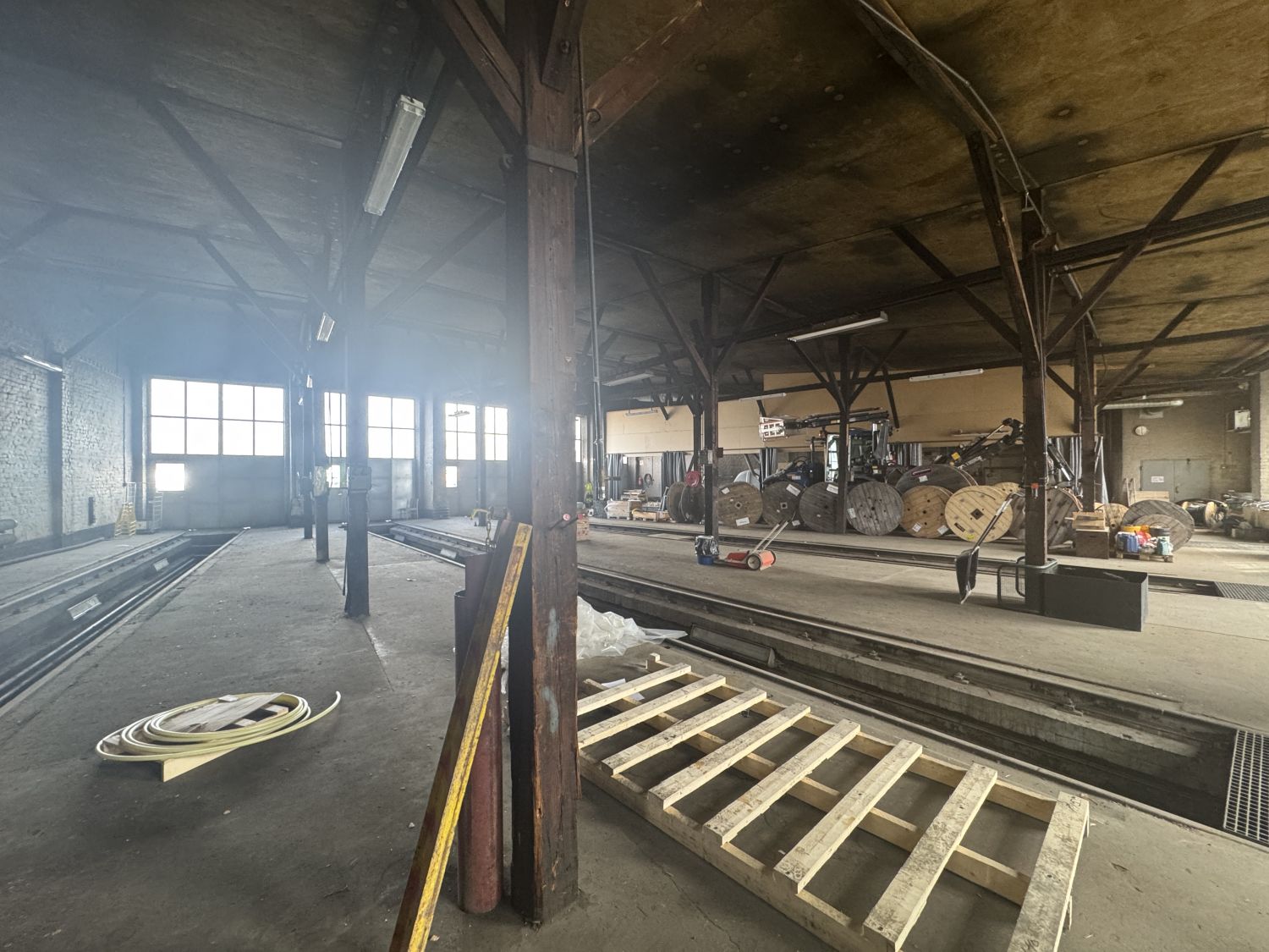 Veturitallia joissa huoltomonttu