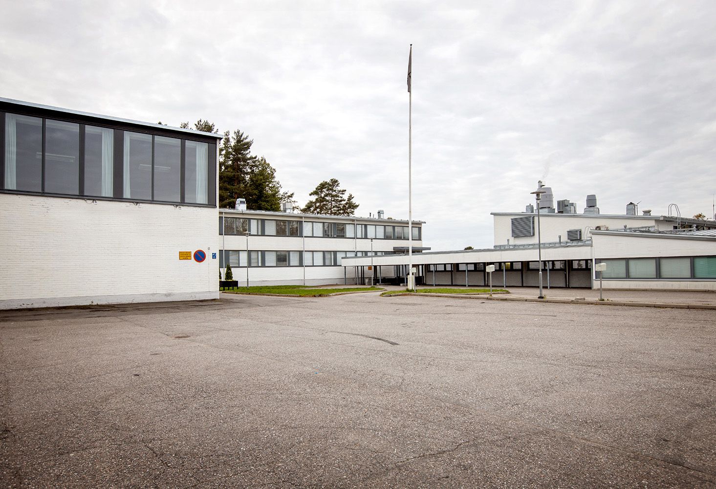 Vuokrataan monipuolisesti toimitilaa isosta koulurakennuskiinteistöstä Askolassa!