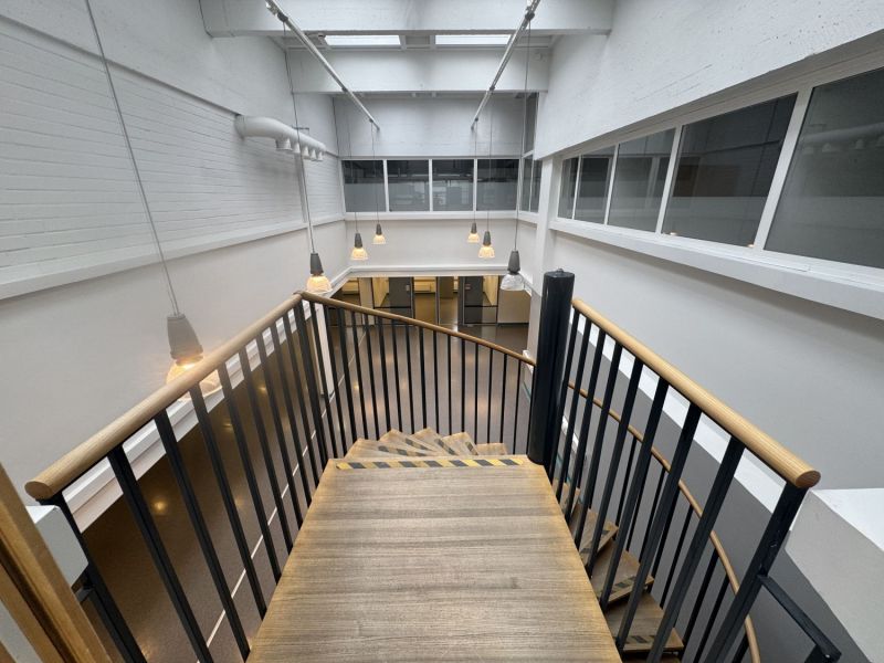 Korkea aula, näkymä portailta 2.krs