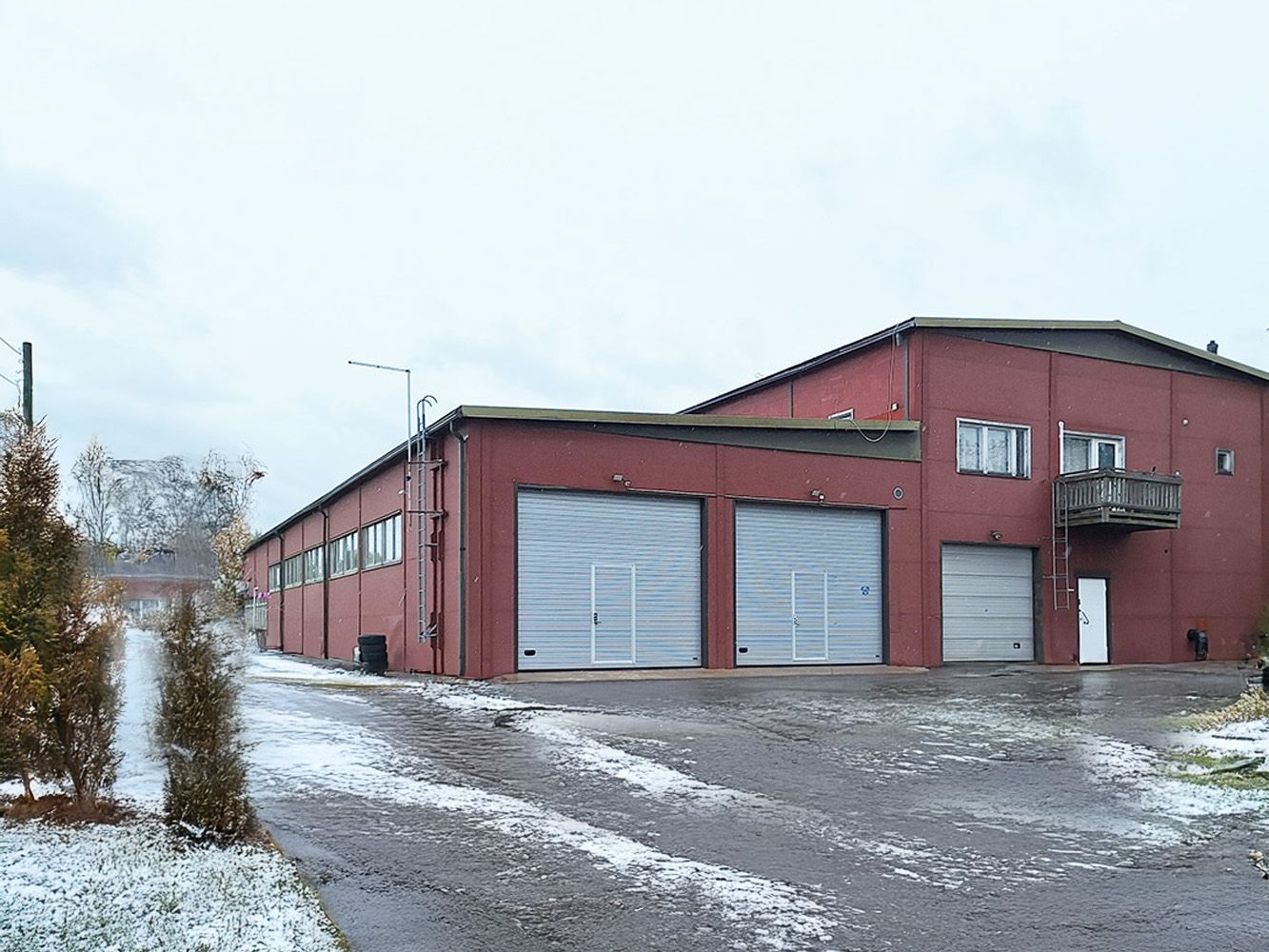 Vuokrataan edullinen hallitila Ölstensissä! Vuokra 1'490 €/kk + alv