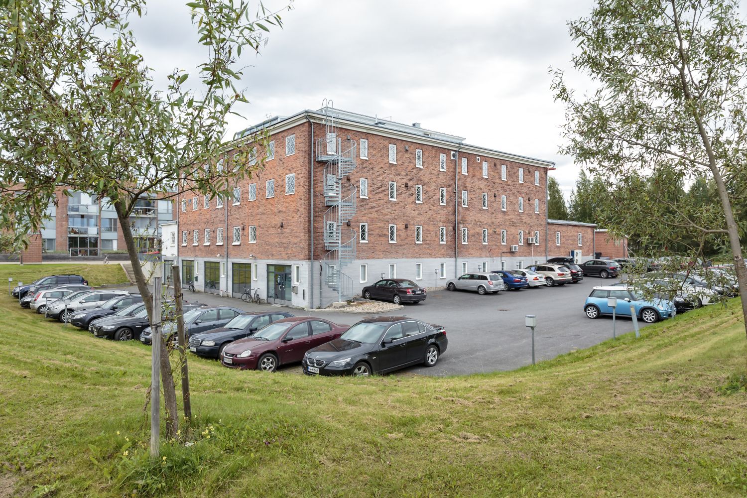 Julkisivukuva kiinteistön taka