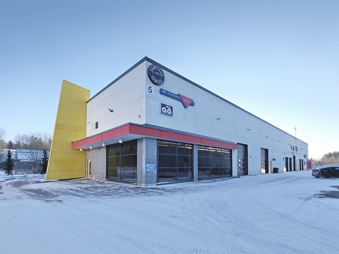 Vuokrattavana laadukas hallirakennus moneen käyttöön! Alkaen 3'495 €/kk + alv (norm.6’990 €/kk + alv (kokonaisuus))