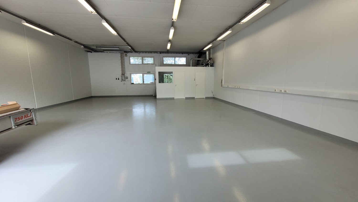 Hallitilan pituus toimiston kohdalla n. 11,7m