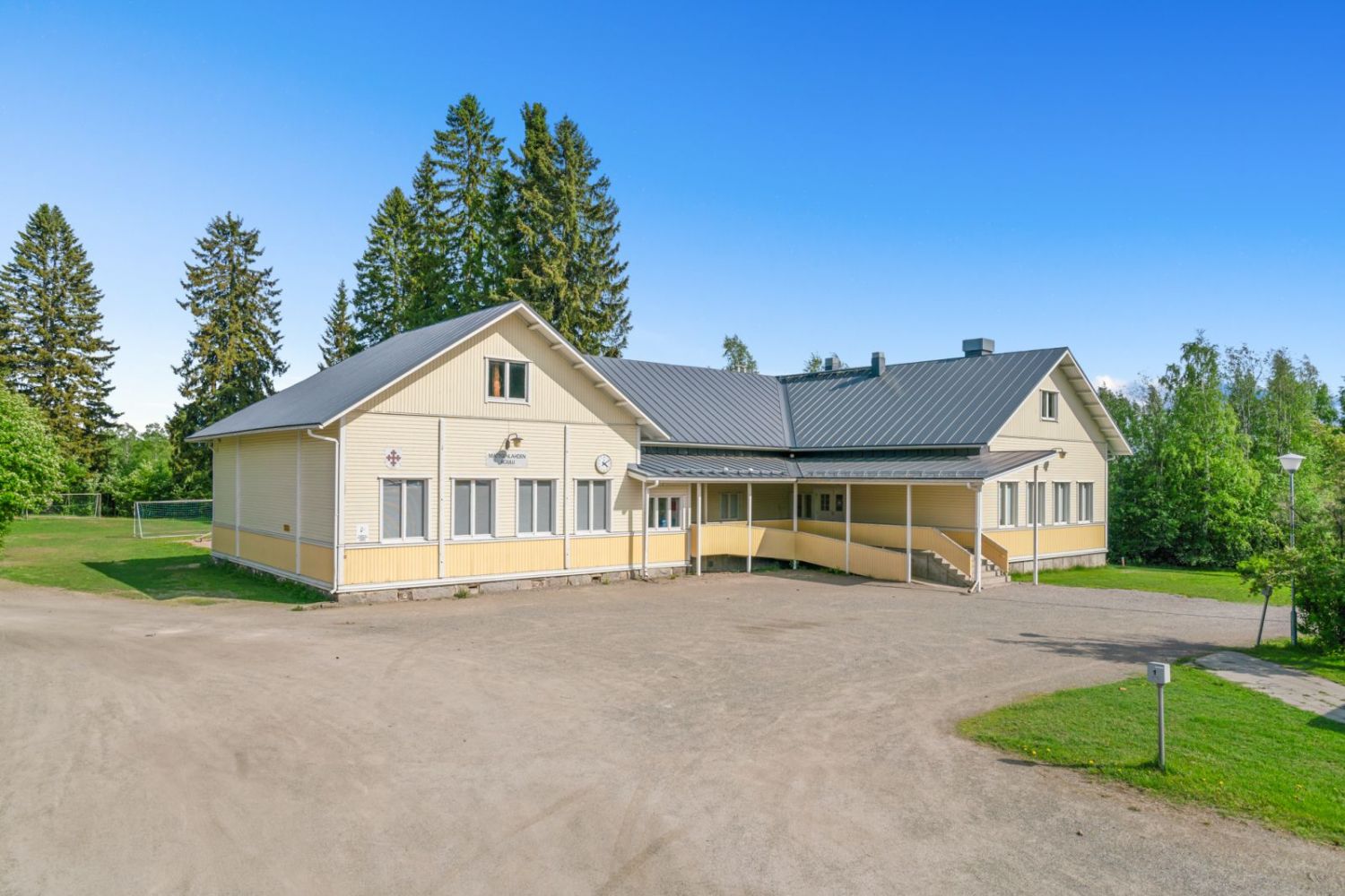 Mattisenlahden koulukiinteistö