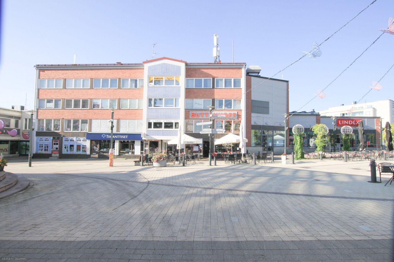 oimiva tila yksinyritt&auml;j&auml;lle &ndash; hissitalon toisessa kerroksessaVuokrattavana hyv&auml;kuntoinen yhden huoneen toimisto-/liiketila Imatrankosken Koskenpartaalla, aivan keskustan palveluiden &auml;&auml;rell&auml;.🔹 Sijainti 2. kerroksessa, hissitalossa &ndash; esteet&ouml;n p&auml;&aum...