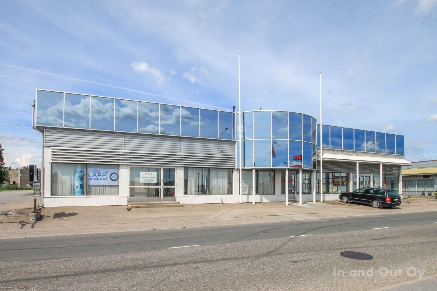 Hyv&auml;&auml;, valoisaa ja n&auml;kyv&auml;&auml; myym&auml;l&auml;tilaa noin 860 neli&ouml;t&auml;, Lappeenrannan Reijolassa. Myym&auml;l&auml;tila sopii moneen eri tarkoitukseen. Tiloissa on aiemmin toiminut muun muassa autoliike ja t&auml;ll&auml;kin hetkell&auml; kiinteist&ouml;ss&auml; on aut...