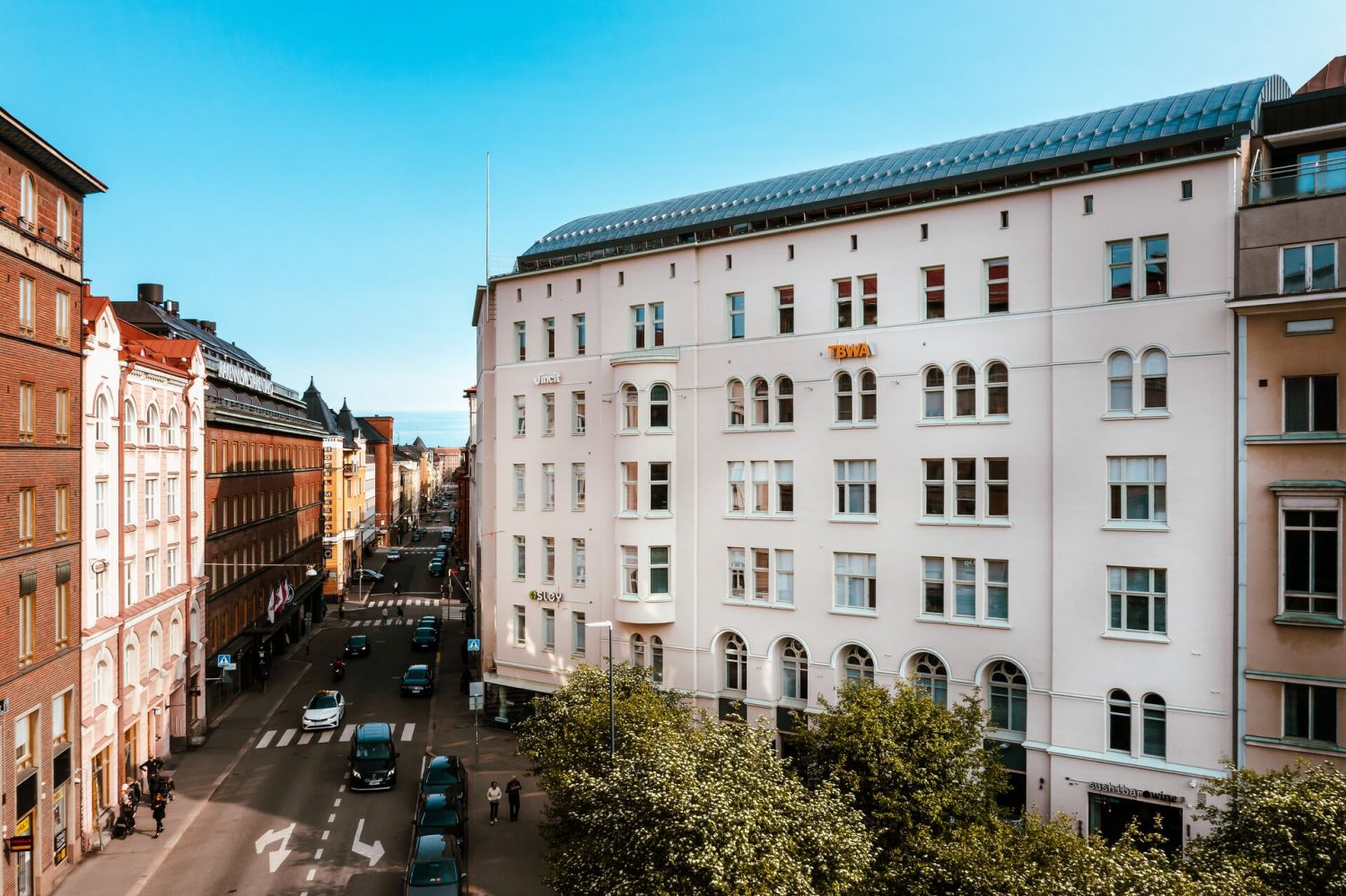 Freda 42 on kaunis, arkkitehti K.A. Wreden suunnittelema arvokiinteistö, joka edustaa ulkoasultaan jugend-tyyliä. Kiinteistöllä on erinomainen sijainti Kampissa, lähellä monipuolisia palveluita ja hyvien kulkuyhteyksien äärellä. Kiinteistö on vastikään valmistunut peruskorjauksesta. Upea toimistotil...