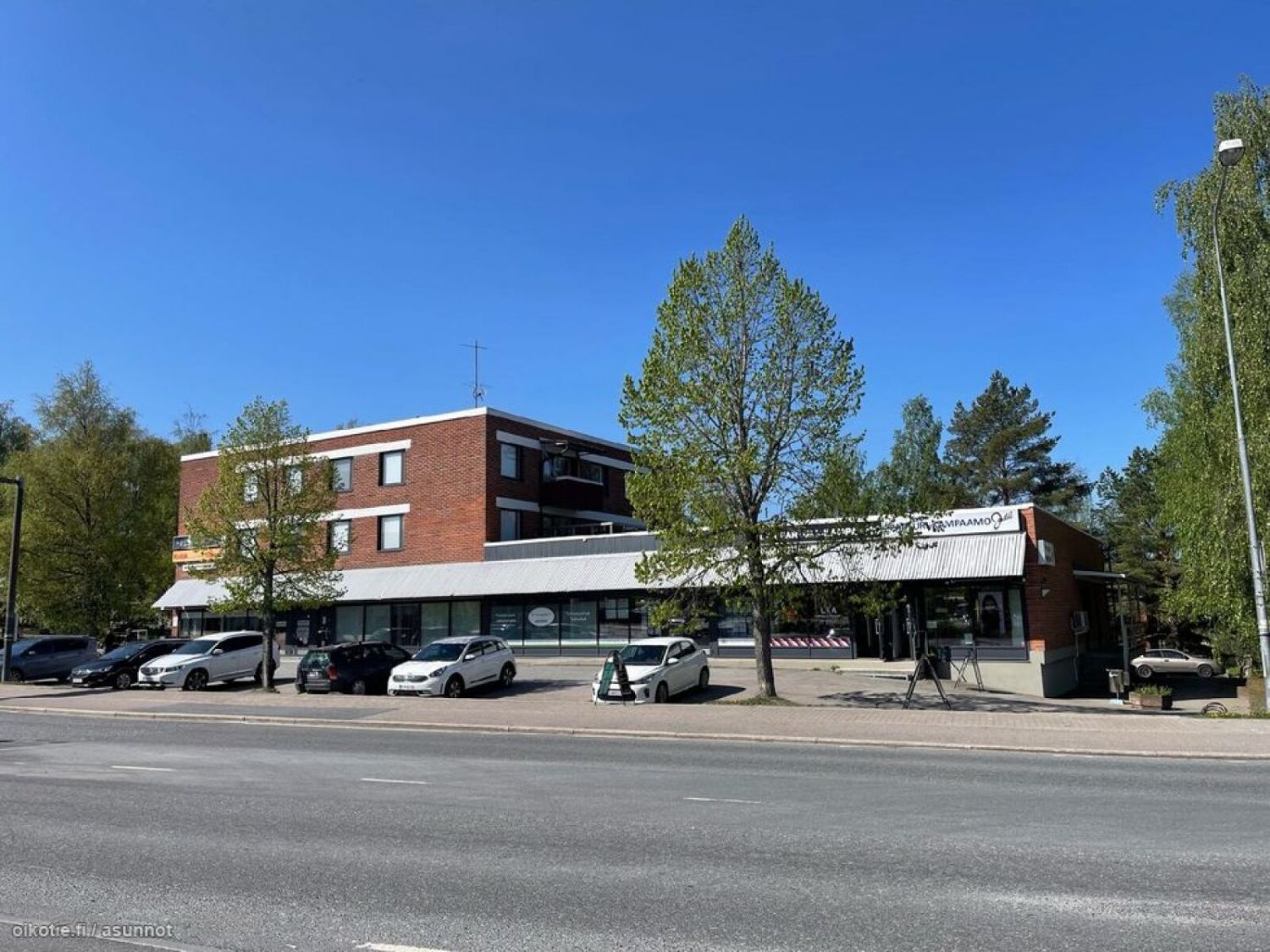 Liike-/toimistotilaa