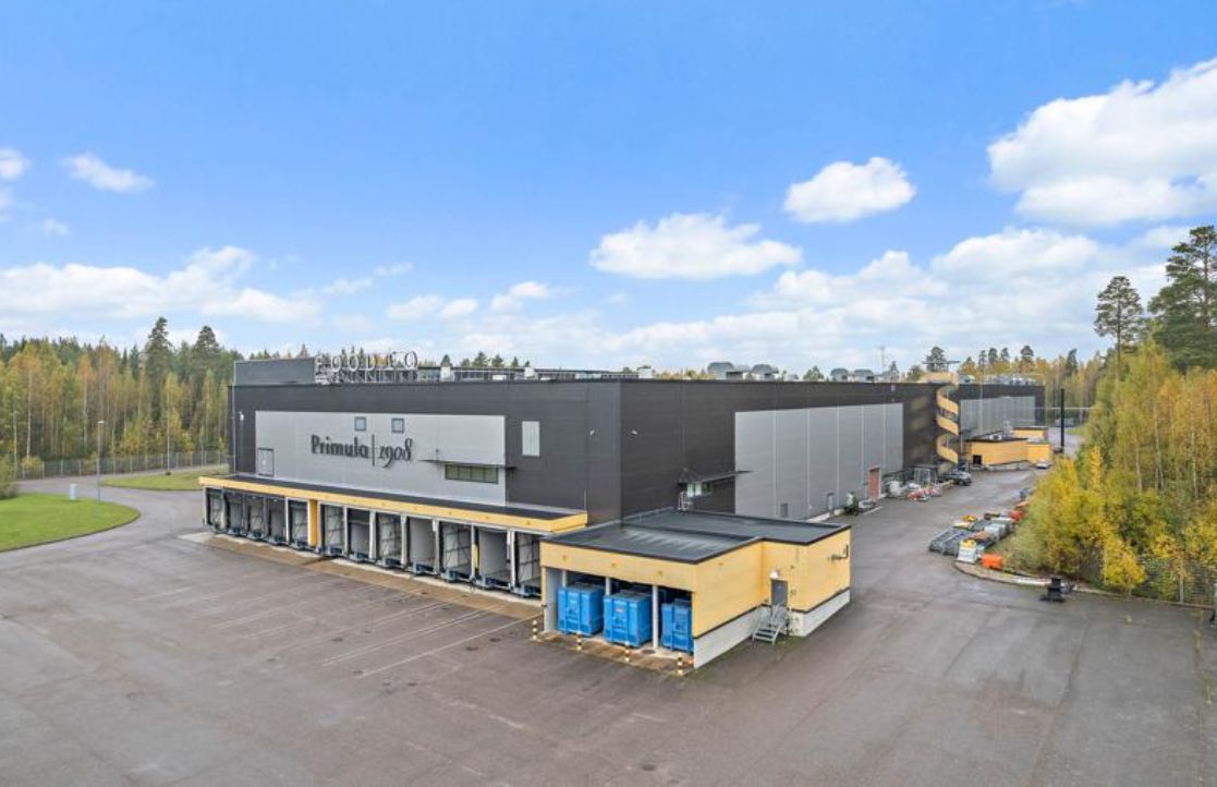 Vuokrattavana katutason varasto-/tuotantotilaa, joka sijaitsee Järvenpään Vähänummen teollisuusalueella.