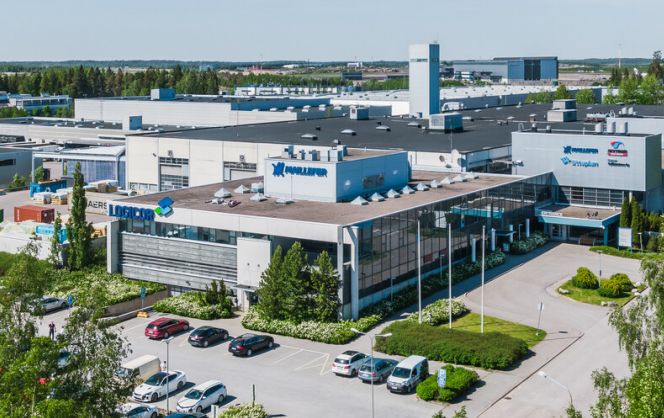 Vuokrattavana yhdistelmä avo- ja huonetoimistotilaa loistavalla paikalla.