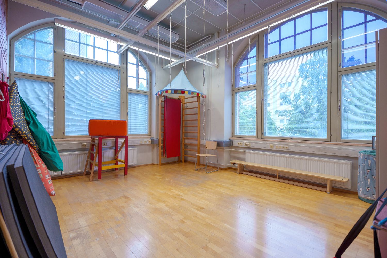 Syyskuussa vapautuva valoisa 355 m2 kokoinen toimitila, jota voidaan jakaa ja joka soveltuu moneen käyttöön: toimistoksi...