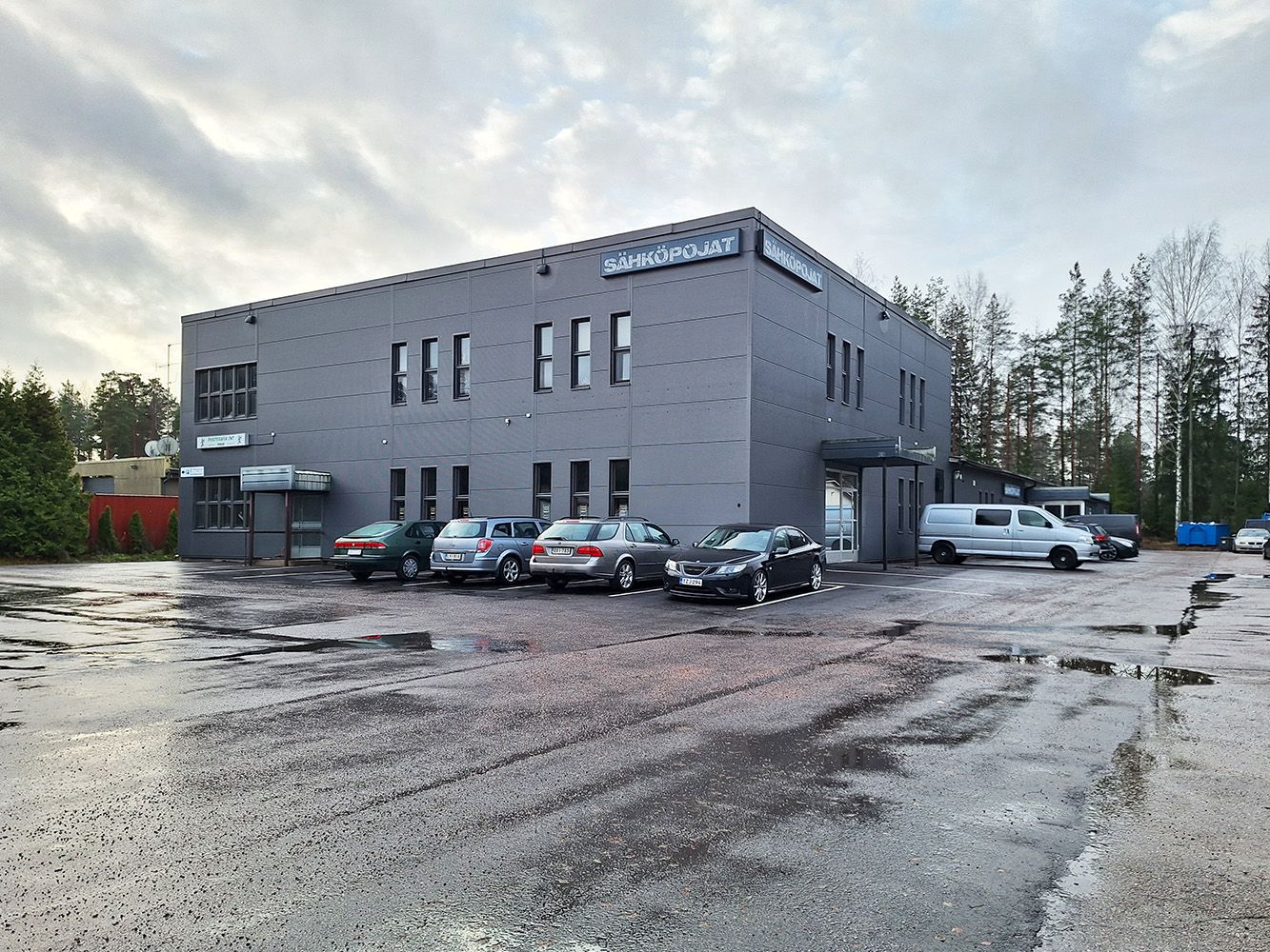 Monikäyttöistä toimitilaa vuokrattavana Tarmolassa! Vuokra 6,6 €/m²/kk + alv