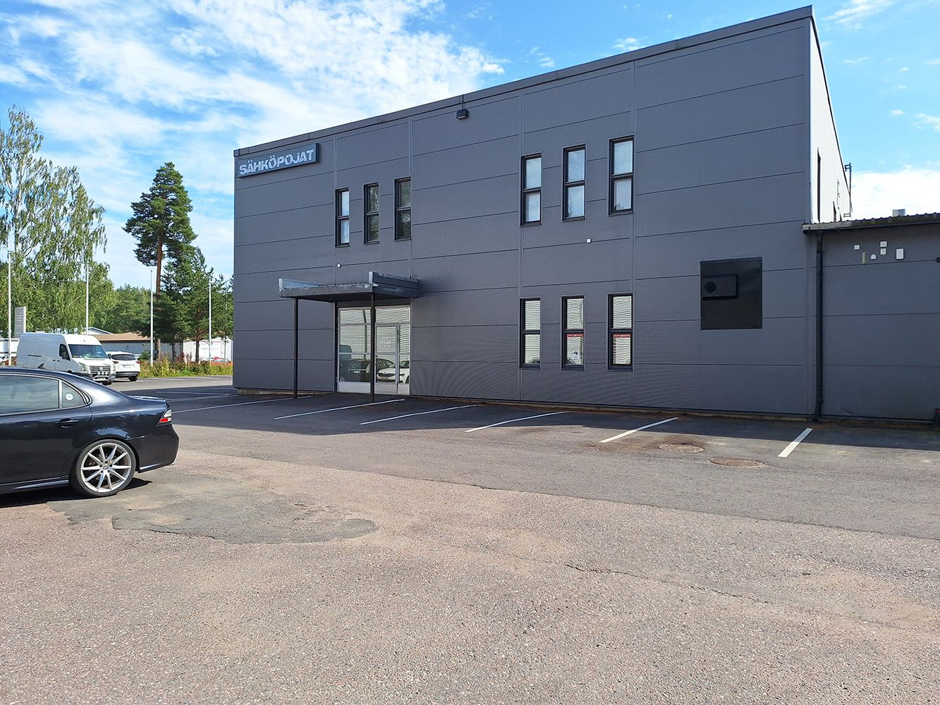 Monikäyttöistä toimitilaa vuokrattavana Tarmolassa! Vuokra 6,6 €/m²/kk + alv