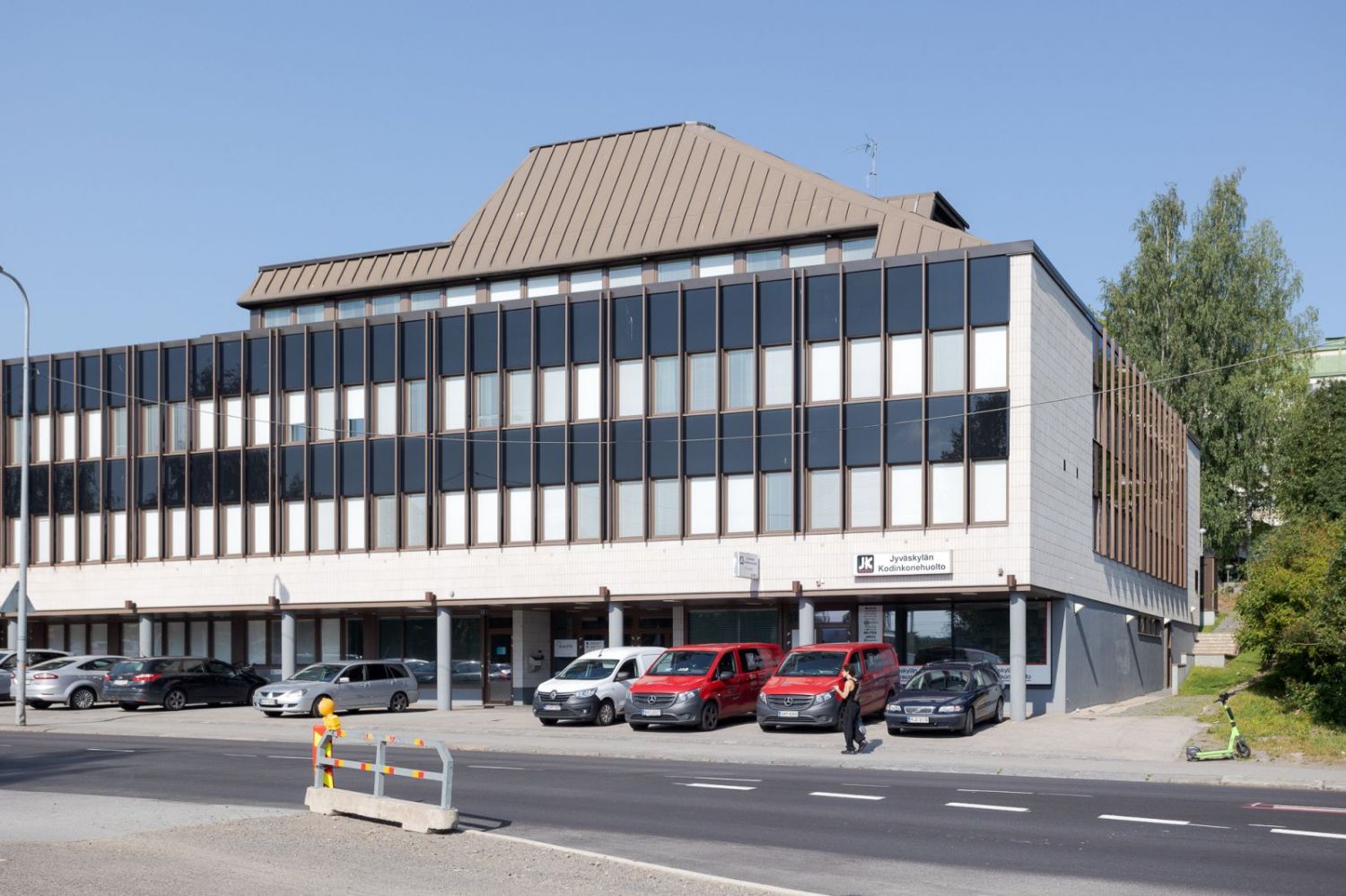 Näyteikkunallinen liiketila Hannikaisenkadulla