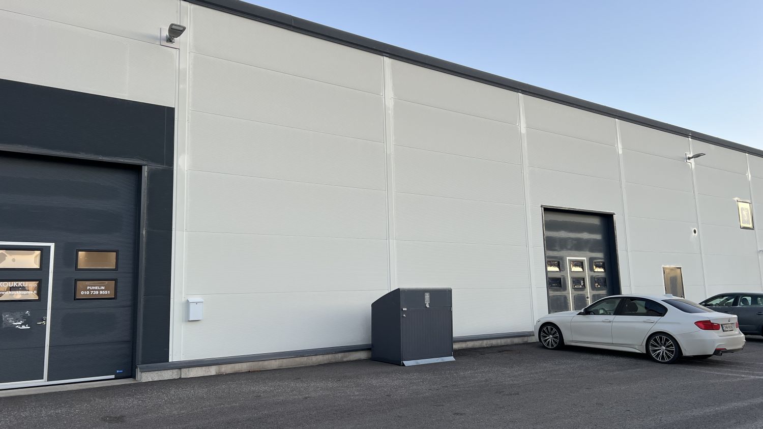 Tuotanto- ja liiketila vuokrattavana lähellä ohikulkutietä ja Itäniityn kauppakeskittymää