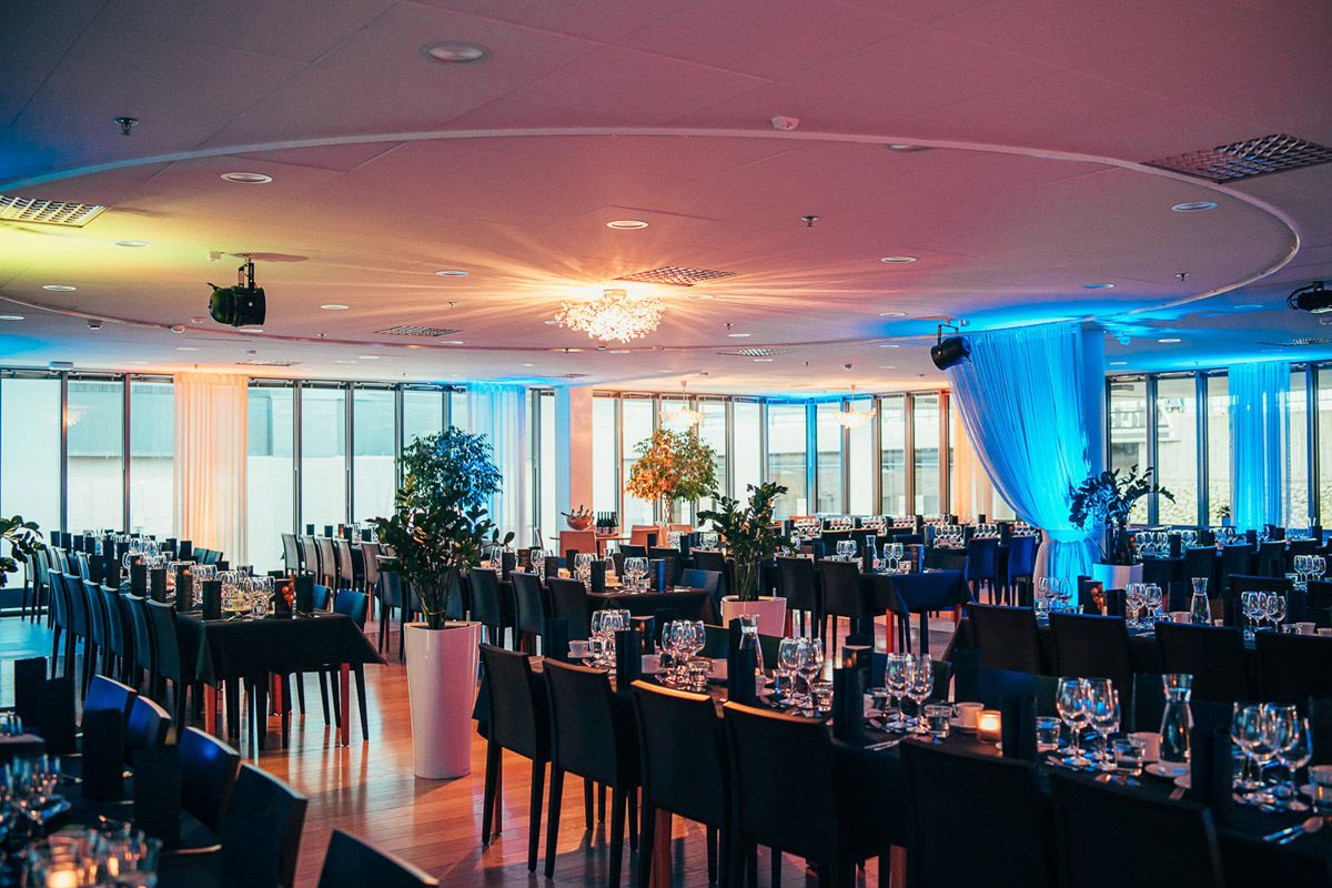 Ravintolasali tilauskäytössä