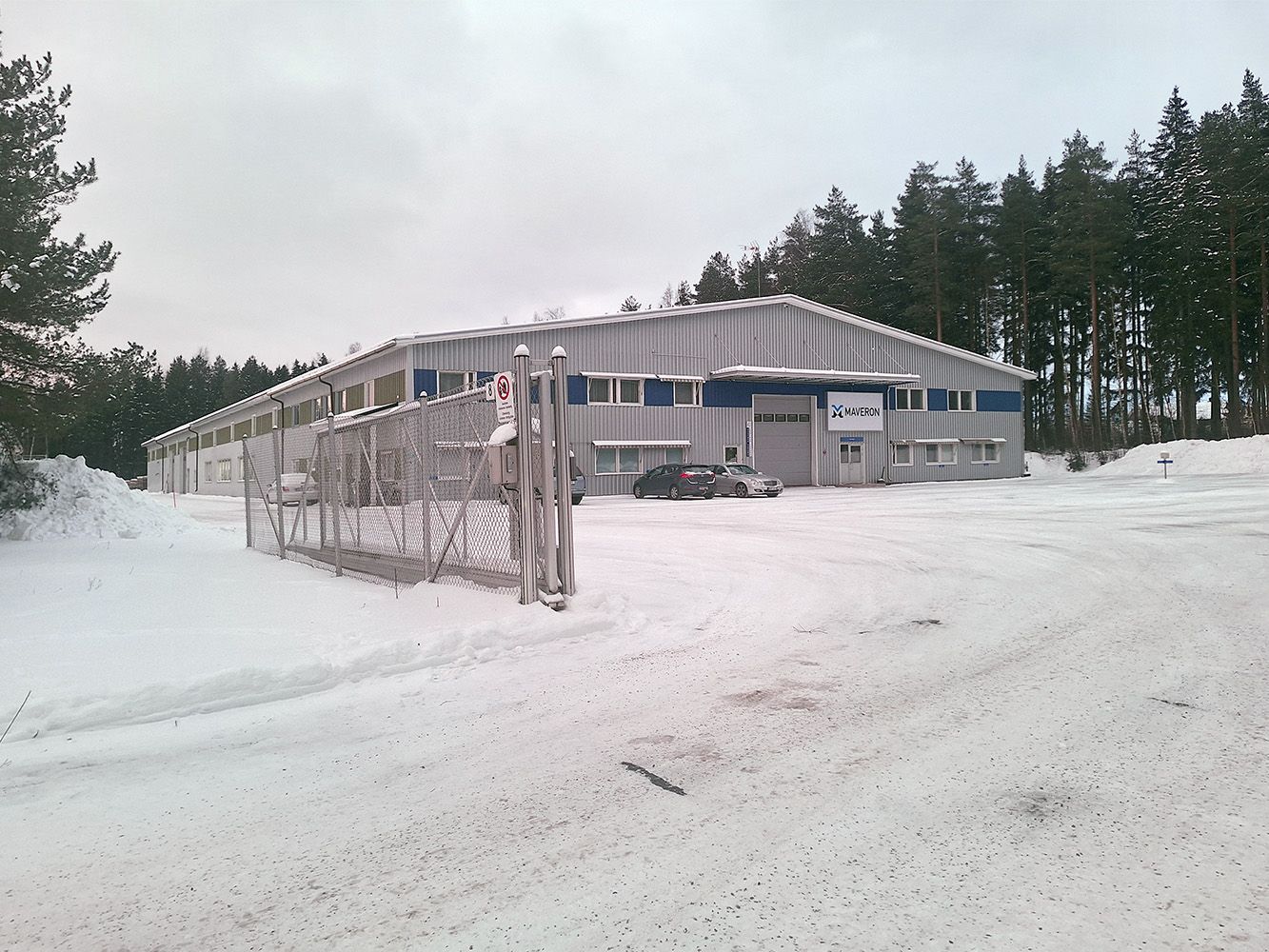 Vuokrataan iso hallitila hyvällä varustelulla Tarmolassa! 6,9 €/m²/kk + alv