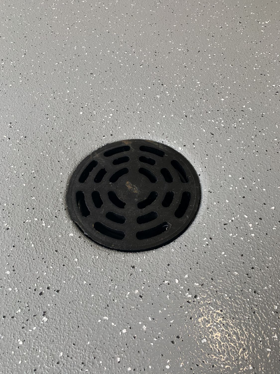 Öljyn- ja hiekanerotuskaivo